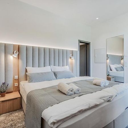 Bright: Rosenheim Aicherpark Екстериор снимка