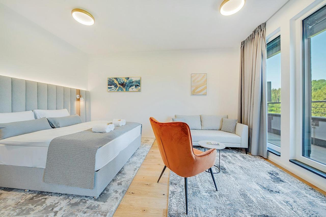 Bright: Rosenheim Aicherpark Екстериор снимка
