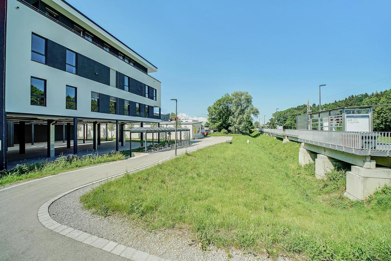 Bright: Rosenheim Aicherpark Екстериор снимка